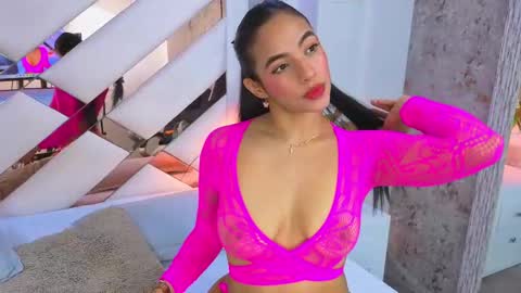 Sara online show from September 18, 2025, 8:11 pm