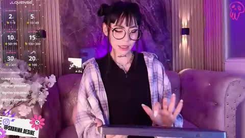 Sabrina online show from December 2, 2025, 8:48 pm