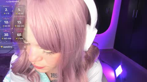 Snapshot of _sabrinamoon chatting on December 4, 2024, 1:31 pm online show from December 4, 2024, 1:31 pm