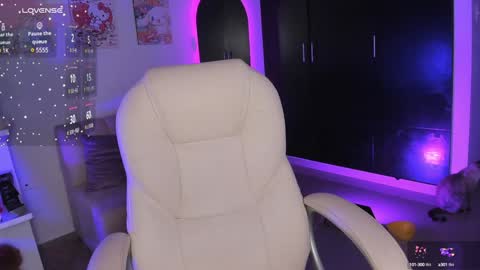 Snapshot of _sabrinamoon chatting on January 31, 2025, 1:12 pm online show from January 31, 2025, 1:12 pm