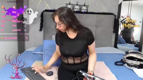 Snapshot of _samaanta_ chatting on October 17, 2025, 2:30 pm Samanta online show from October 17, 2025, 2:30 pm