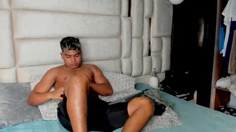 _sammy_ice online show from February 6, 2025, 1:21 pm