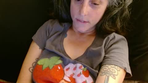 Sara Lynn online show from June 25, 2026, 1:38 am