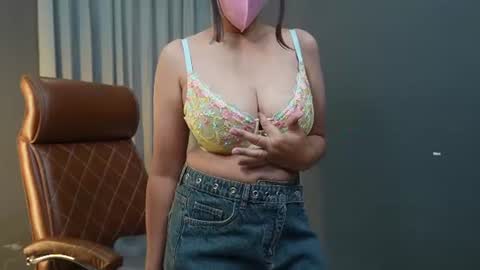 Snapshot of _savy_ chatting on July 18, 2026, 7:34 am Savreen online show from July 18, 2026, 7:34 am