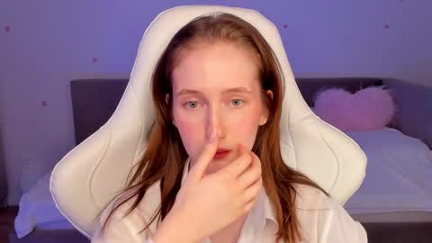 _secretelly_ online show from November 23, 2025, 9:36 pm