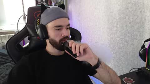 Ask me online show from October 18, 2025, 9:10 am