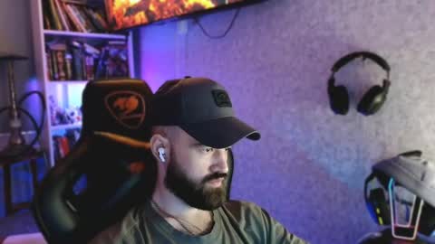 Ask me online show from April 7, 2026, 11:04 pm