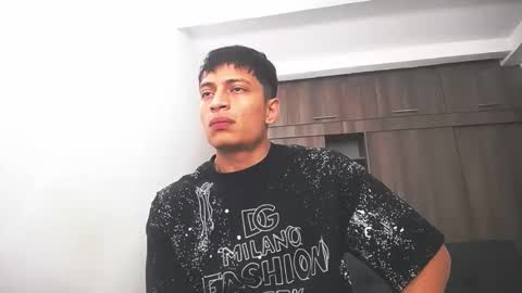 Juan Pablo-independent model online show from February 14, 2026, 7:27 am