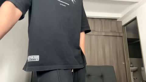 Juan Pablo-independent model online show from March 27, 2026, 9:36 pm