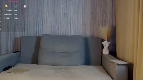 _smetanka_ online show from October 8, 2025, 3:20 pm