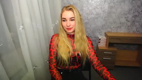 Snapshot of _snow_queen__ chatting on January 3, 2025, 2:08 pm Rachel online show from January 3, 2025, 2:08 pm