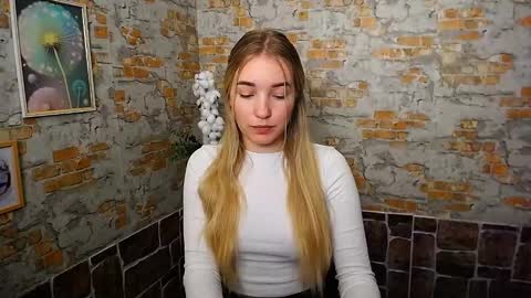 Snapshot of _snow_queen__ chatting on January 6, 2025, 11:07 am Rachel online show from January 6, 2025, 11:07 am