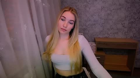 Snapshot of _snow_queen__ chatting on January 14, 2025, 1:17 pm Rachel online show from January 14, 2025, 1:17 pm