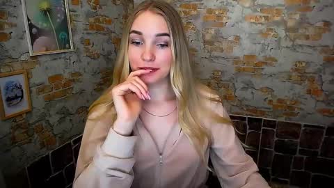 Snapshot of _snow_queen__ chatting on February 19, 2025, 4:55 pm Rachel online show from February 19, 2025, 4:55 pm