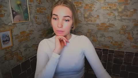 Snapshot of _snow_queen__ chatting on February 20, 2025, 4:36 pm Rachel online show from February 20, 2025, 4:36 pm