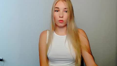 Snapshot of _snow_queen__ chatting on October 5, 2025, 10:24 am Rachel online show from October 5, 2025, 10:24 am