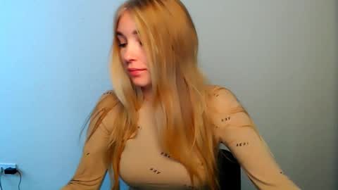 Snapshot of _snow_queen__ chatting on October 12, 2025, 10:58 am Rachel online show from October 12, 2025, 10:58 am