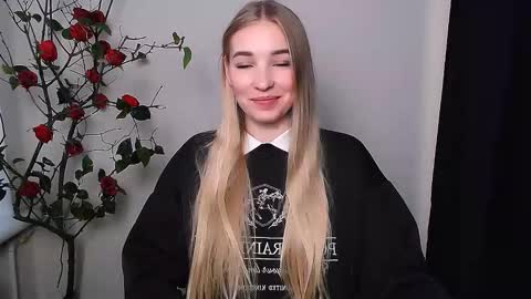 Snapshot of _snow_queen__ chatting on November 14, 2025, 2:16 pm Rachel online show from November 14, 2025, 2:16 pm