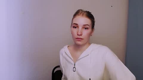 Snapshot of _snow_queen__ chatting on March 4, 2026, 11:38 am Rachel online show from March 4, 2026, 11:38 am