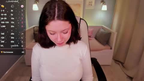 Snapshot of _sofi_spark chatting on March 9, 2025, 7:01 am Sofi Follow me online show from March 9, 2025, 7:01 am