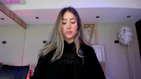 Snapshot of _sofia_cruz chatting on June 6, 2026, 7:29 pm 640 200 online show from June 6, 2026, 7:29 pm