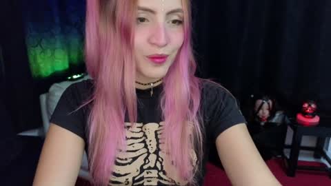 Snapshot of _sofiapink chatting on January 14, 2025, 11:48 pm Sofia online show from January 14, 2025, 11:48 pm