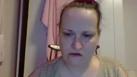 Snapshot of _squirty_pussyyy_ chatting on February 25, 2025, 5:47 pm Melisa online show from February 25, 2025, 5:47 pm