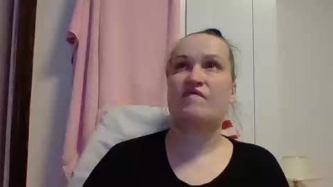 Snapshot of _squirty_pussyyy_ chatting on March 8, 2025, 6:05 pm Melisa online show from March 8, 2025, 6:05 pm