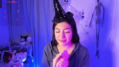 Snapshot of _strawberrycream chatting on October 21, 2025, 2:01 am Angela online show from October 21, 2025, 2:01 am