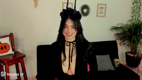 Snapshot of _sweet_kitty1 chatting on October 31, 2025, 2:40 pm online show from October 31, 2025, 2:40 pm