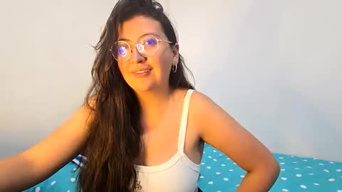 _sweet_melodyy online show from May 28, 2026, 5:21 pm
