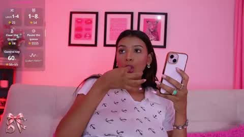 Snapshot of _sweet_vict0ria1 chatting on June 14, 2026, 2:35 am 0900 p.m a 0500 a.m Colombia time UTC -5 online show from June 14, 2026, 2:35 am