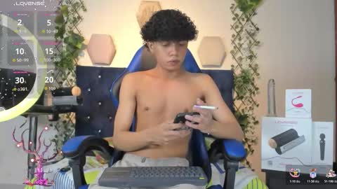 Snapshot of _taylor_black chatting on November 13, 2025, 1:37 am Taylor online show from November 13, 2025, 1:37 am