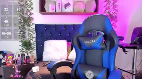 Snapshot of _taylor_black chatting on November 29, 2025, 10:02 pm Taylor online show from November 29, 2025, 10:02 pm