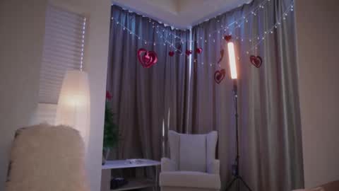 Snapshot of _teasecake_ chatting on February 20, 2026, 6:26 am Annie online show from February 20, 2026, 6:26 am