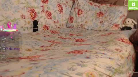 Mia online show from March 22, 2026, 2:20 pm