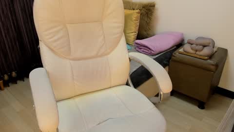 Snapshot of _tiffany_queen chatting on January 8, 2025, 3:17 pm Stefania online show from January 8, 2025, 3:17 pm