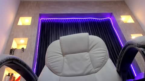 Snapshot of _tiffany_queen chatting on January 23, 2025, 2:28 pm Stefania online show from January 23, 2025, 2:28 pm