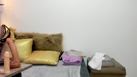 Snapshot of _tiffany_queen chatting on January 23, 2025, 8:35 pm Stefania online show from January 23, 2025, 8:35 pm