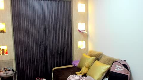 Snapshot of _tiffany_queen chatting on February 8, 2025, 3:53 pm Stefania online show from February 8, 2025, 3:53 pm