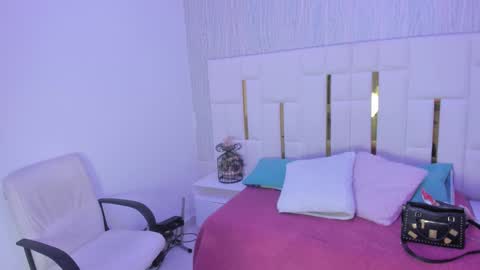 Rousse  online show from October 6, 2025, 6:49 pm