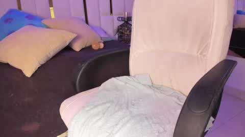 Rousse  online show from February 11, 2026, 9:09 pm