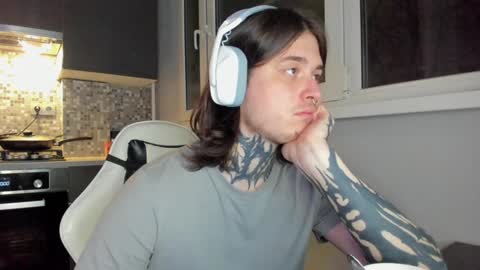 Snapshot of _torfin_ chatting on December 9, 2024, 12:23 am _torfin_ online show from December 9, 2024, 12:23 am