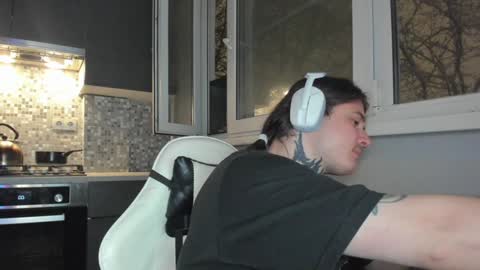 Snapshot of _torfin_ chatting on December 15, 2024, 10:47 pm _torfin_ online show from December 15, 2024, 10:47 pm