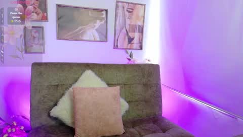 _tyleer_ online show from September 23, 2025, 7:06 pm