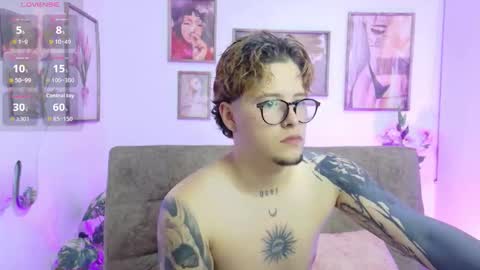 _tyleer_ online show from October 10, 2025, 3:49 am