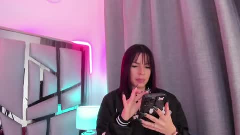 Snapshot of _valeria_saenz_ chatting on June 25, 2026, 3:28 am _valeria_saenz_ online show from June 25, 2026, 3:28 am