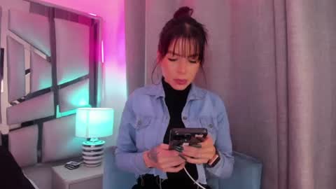 Snapshot of _valeria_saenz_ chatting on July 3, 2026, 3:02 am _valeria_saenz_ online show from July 3, 2026, 3:02 am