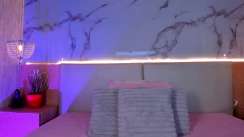 Snapshot of _valeryysmith_ chatting on October 4, 2025, 4:21 am Valery online show from October 4, 2025, 4:21 am