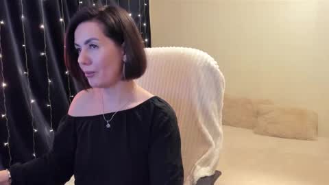 _vallylove online show from March 3, 2025, 10:52 pm